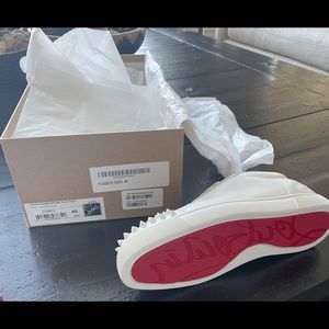 100% Authentic Christian Louboutin Junior Louis sneakers. Mens Size 7 Eu 40